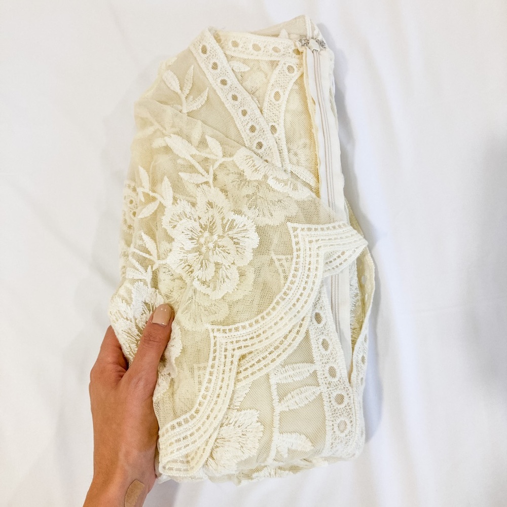 Beautiful Lace Socialite Maxi Dress